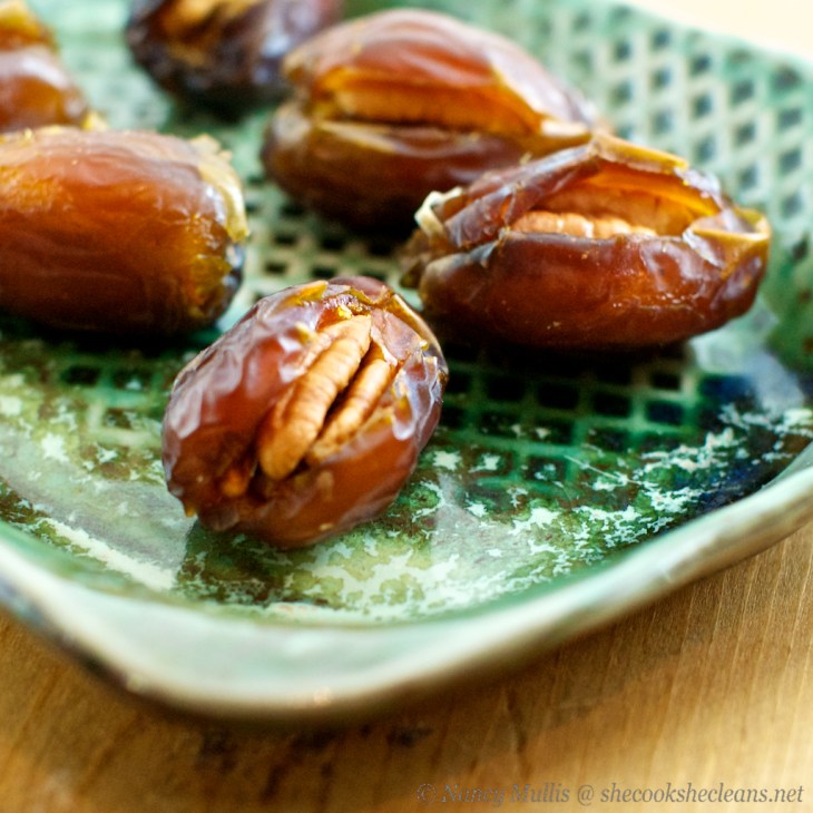Pecan stuffed Dates (1)